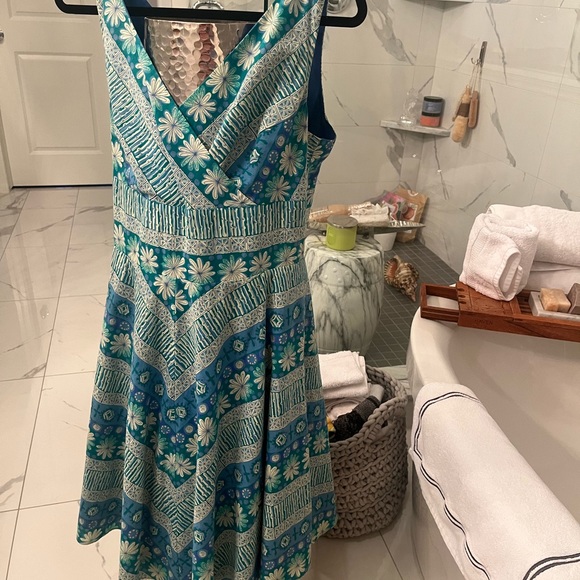 Hot summers day, ladies luncheon dress, bridal shower, baby shower - Picture 5 of 17